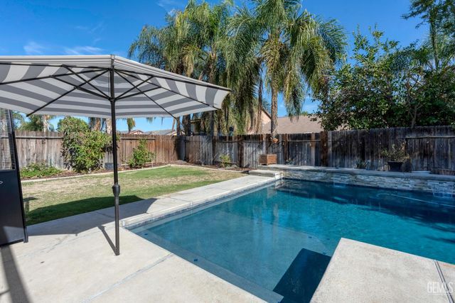 12206 Mezzadro Avenue, Bakersfield, CA 93312