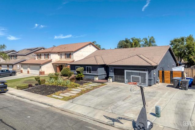 12206 Mezzadro Avenue, Bakersfield, CA 93312