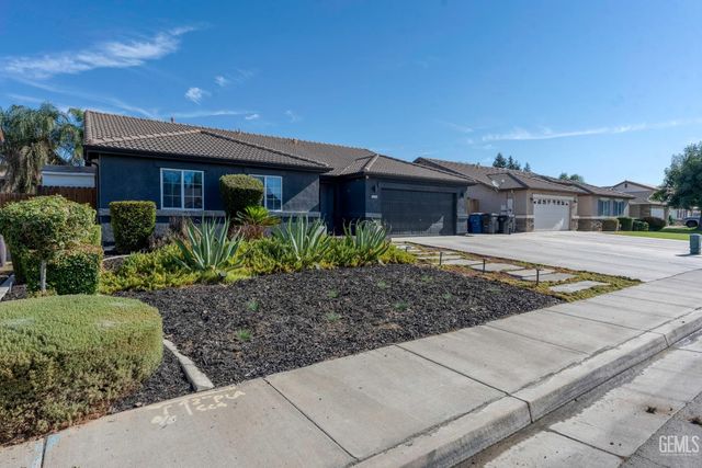 12206 Mezzadro Avenue, Bakersfield, CA 93312