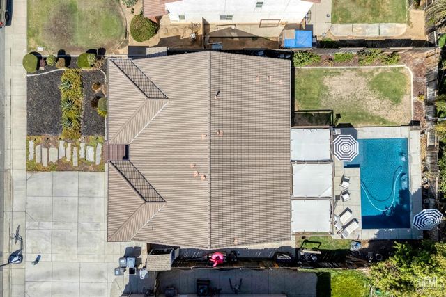 12206 Mezzadro Avenue, Bakersfield, CA 93312