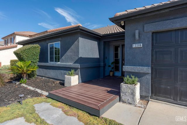 12206 Mezzadro Avenue, Bakersfield, CA 93312