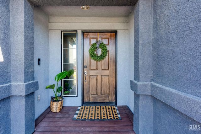 12206 Mezzadro Avenue, Bakersfield, CA 93312