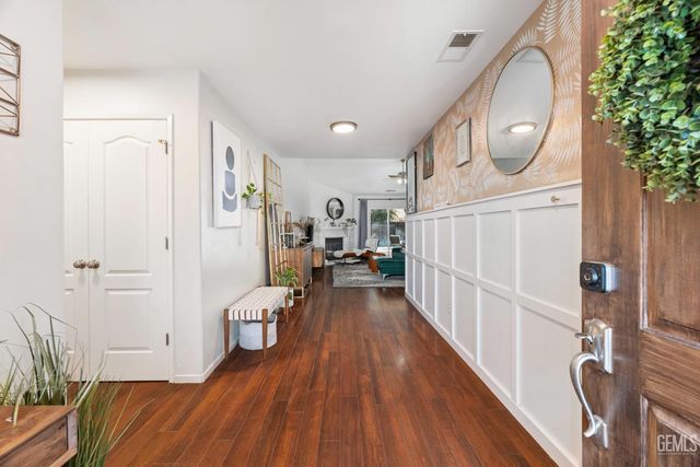 12206 Mezzadro Avenue, Bakersfield, CA 93312