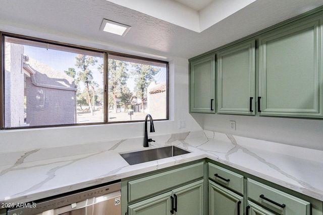6525 N MARYLAND Circle, Phoenix, AZ 85013