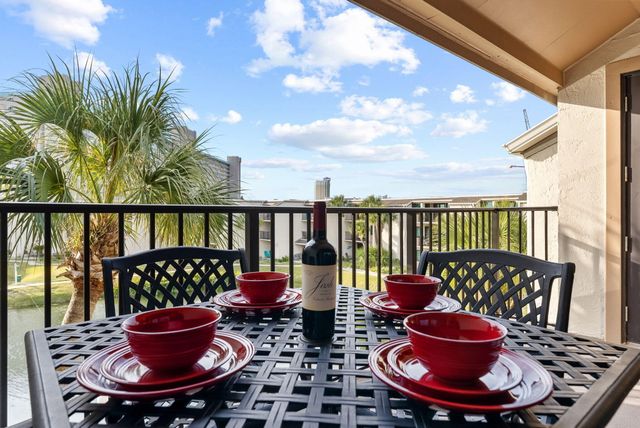 8727 Thomas Drive UNIT C40, Panama City Beach, FL 32408