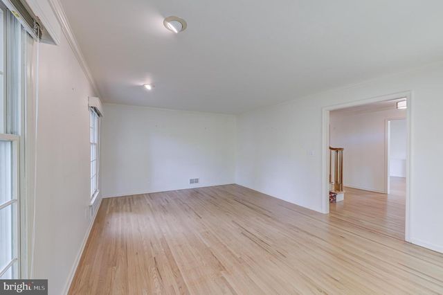 4 GUILFORD CT, Princeton Junction, NJ 08550
