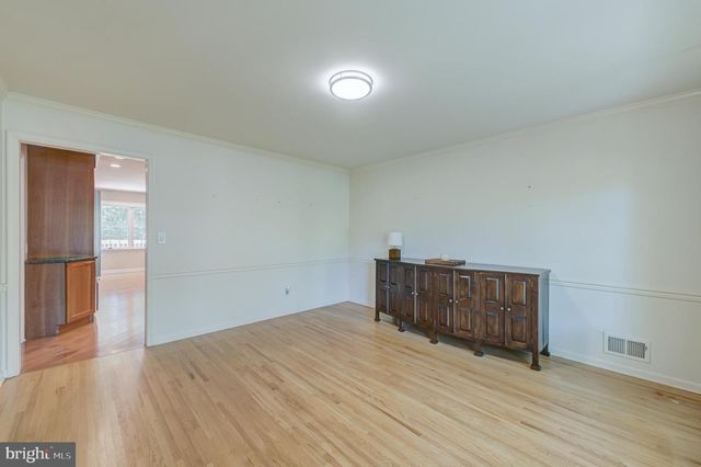 4 GUILFORD CT, Princeton Junction, NJ 08550