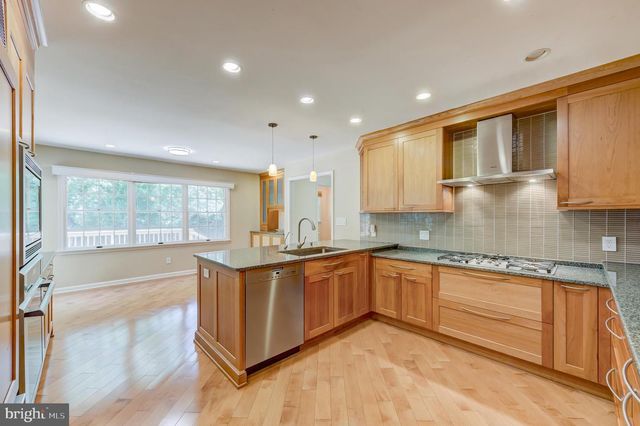 4 GUILFORD CT, Princeton Junction, NJ 08550