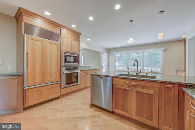 4 GUILFORD CT, Princeton Junction, NJ 08550