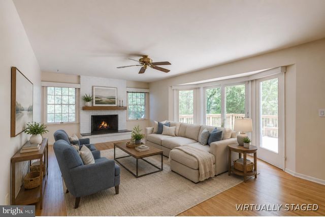 4 GUILFORD CT, Princeton Junction, NJ 08550