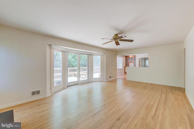 4 GUILFORD CT, Princeton Junction, NJ 08550