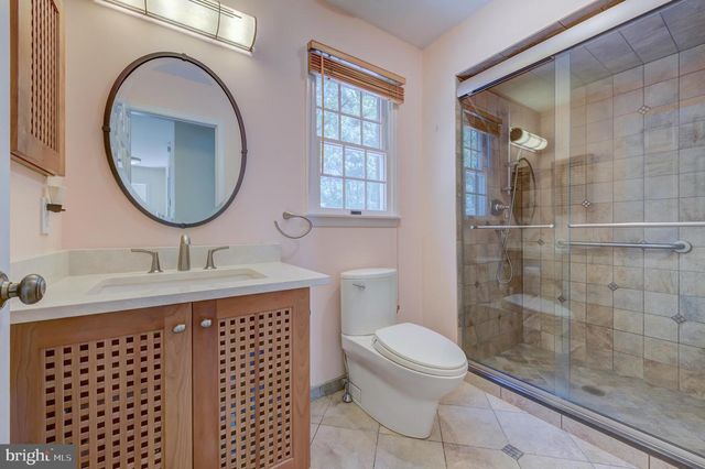 4 GUILFORD CT, Princeton Junction, NJ 08550