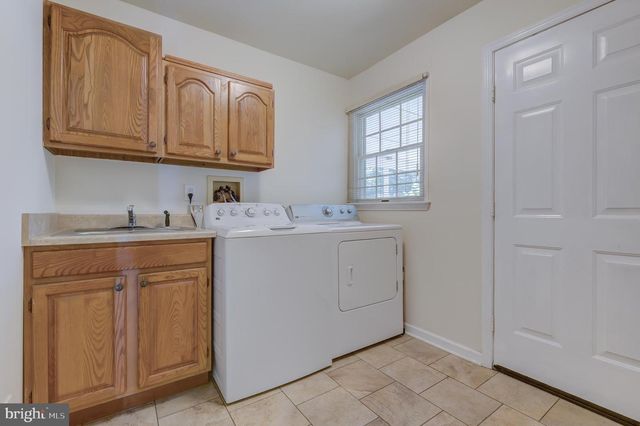 4 GUILFORD CT, Princeton Junction, NJ 08550