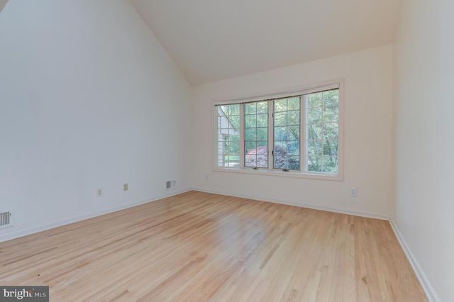 4 GUILFORD CT, Princeton Junction, NJ 08550