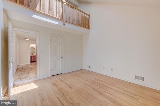 4 GUILFORD CT, Princeton Junction, NJ 08550