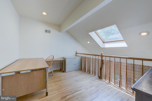 4 GUILFORD CT, Princeton Junction, NJ 08550