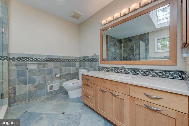 4 GUILFORD CT, Princeton Junction, NJ 08550