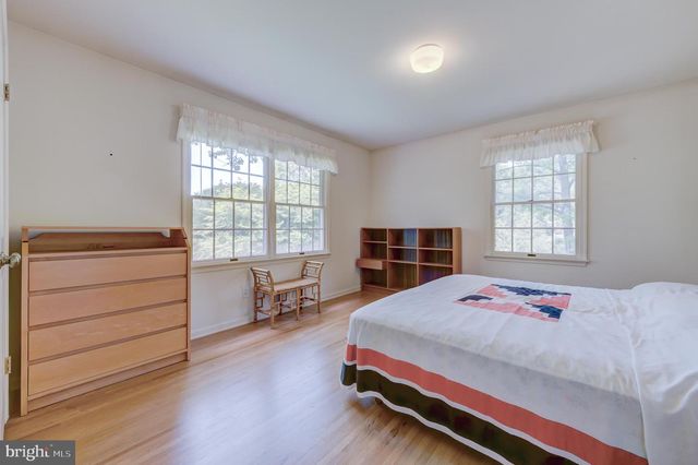 4 GUILFORD CT, Princeton Junction, NJ 08550