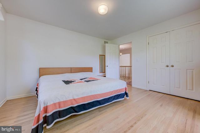 4 GUILFORD CT, Princeton Junction, NJ 08550