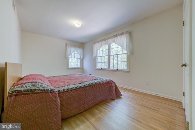 4 GUILFORD CT, Princeton Junction, NJ 08550