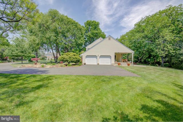 4 GUILFORD CT, Princeton Junction, NJ 08550