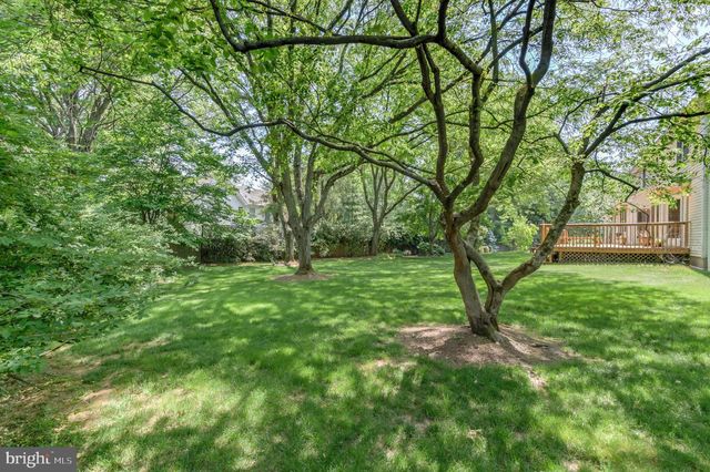 4 GUILFORD CT, Princeton Junction, NJ 08550