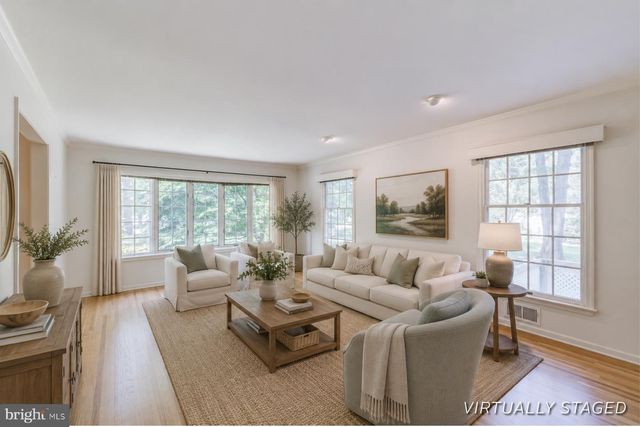 4 GUILFORD CT, Princeton Junction, NJ 08550