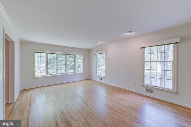 4 GUILFORD CT, Princeton Junction, NJ 08550