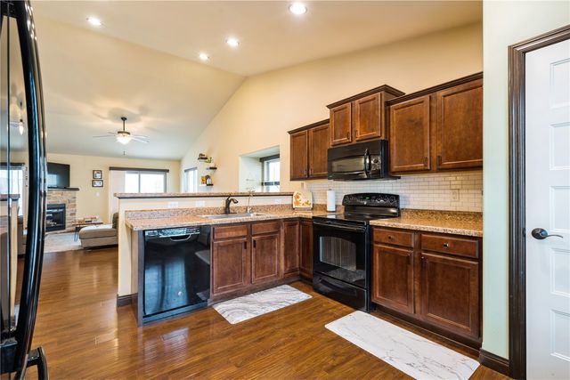 242 S Stewart St, North Liberty, IA 52317