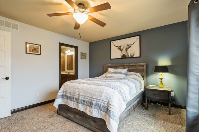 242 S Stewart St, North Liberty, IA 52317