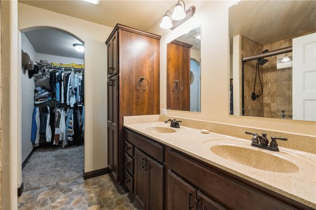 242 S Stewart St, North Liberty, IA 52317