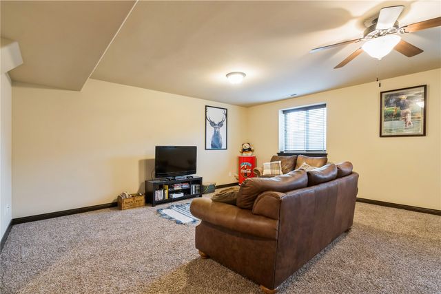 242 S Stewart St, North Liberty, IA 52317