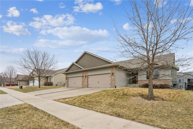 242 S Stewart St, North Liberty, IA 52317