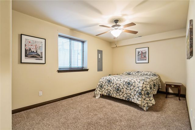 242 S Stewart St, North Liberty, IA 52317