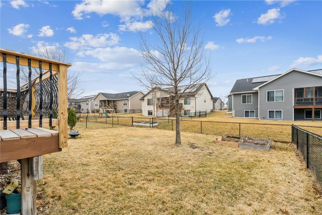 242 S Stewart St, North Liberty, IA 52317