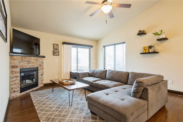 242 S Stewart St, North Liberty, IA 52317