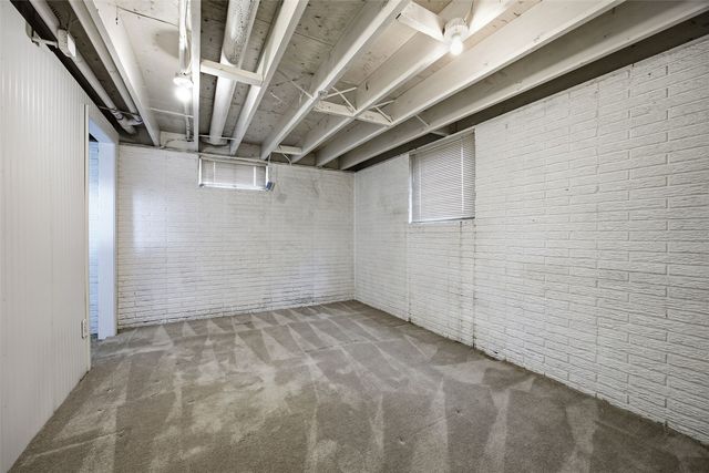5818 Eastview Avenue SW, Cedar Rapids, IA 52404