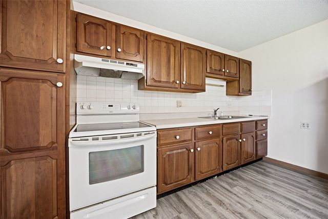 5818 Eastview Avenue SW, Cedar Rapids, IA 52404
