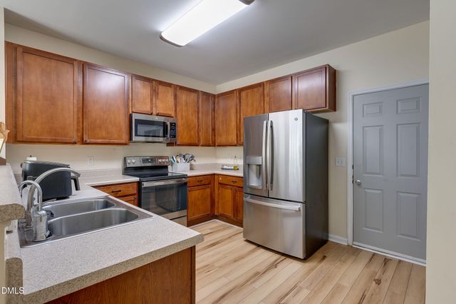138 Cline Falls Drive, Holly Springs, NC 27540