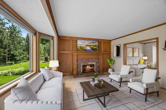 8941 Hunters Trail, Woodbury, MN 55125