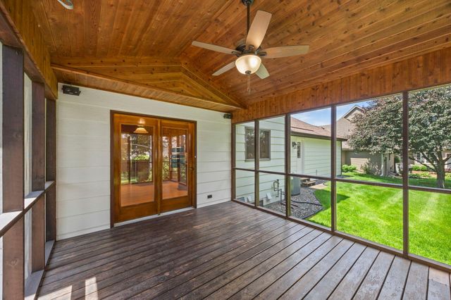 8941 Hunters Trail, Woodbury, MN 55125