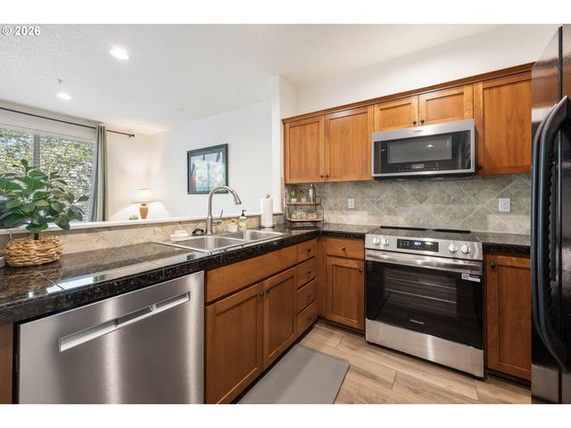 16193 Nw HILDAGO Ln, Portland, OR 97229