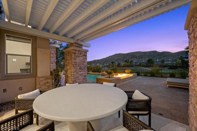 2393 Calico Creek Court, Las Vegas, NV 89135