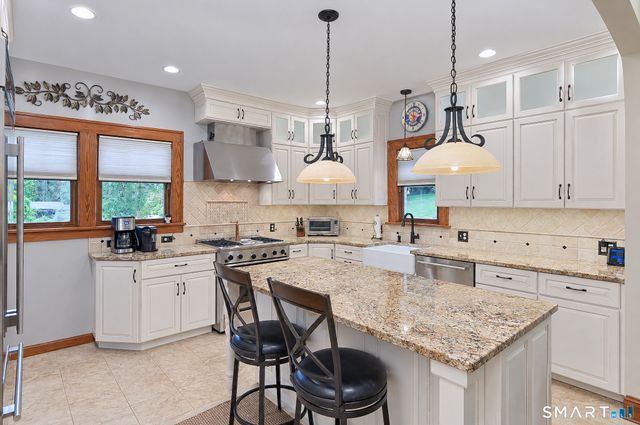72 Dodgingtown Road, Bethel, CT 06801