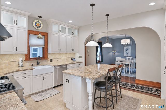 72 Dodgingtown Road, Bethel, CT 06801