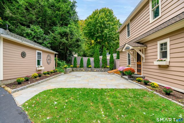 72 Dodgingtown Road, Bethel, CT 06801