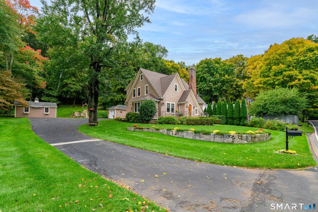 72 Dodgingtown Road, Bethel, CT 06801