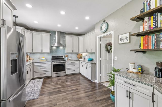 805 Lake Shadow Drive, Lavon, TX 75166