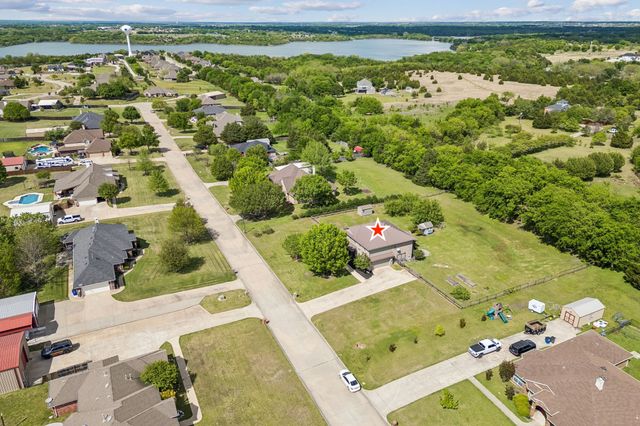 805 Lake Shadow Drive, Lavon, TX 75166