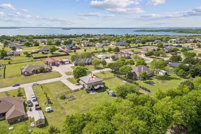 805 Lake Shadow Drive, Lavon, TX 75166